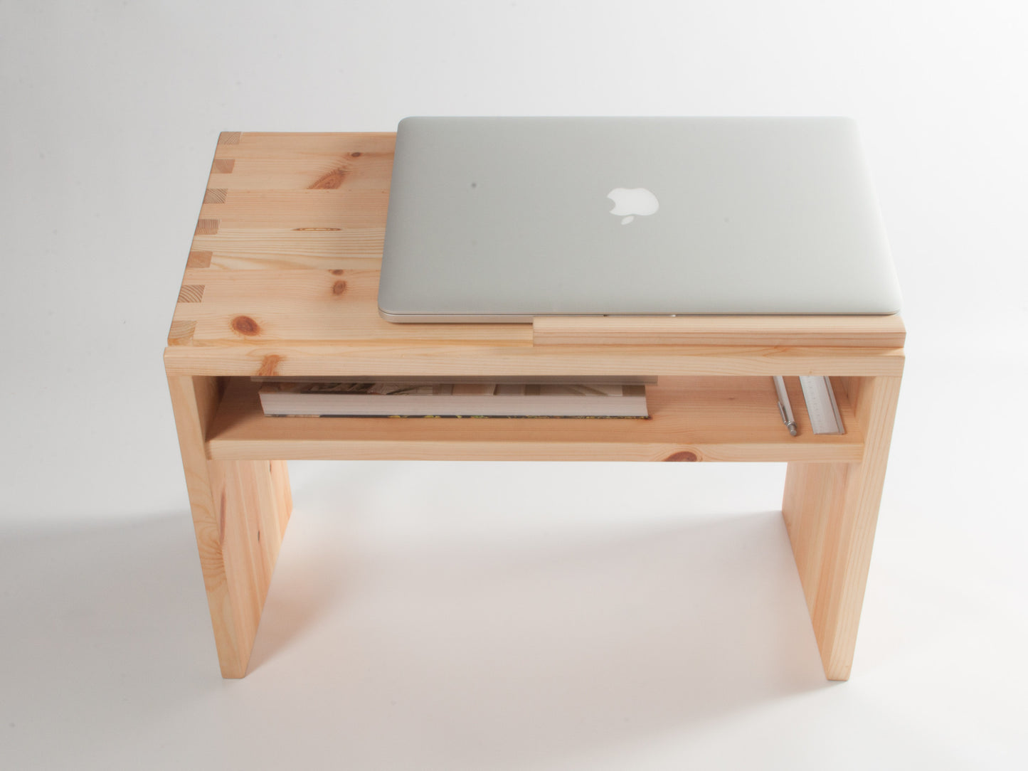 Acute Standing Desk (Pine/Oak) - Bee9
 - 1