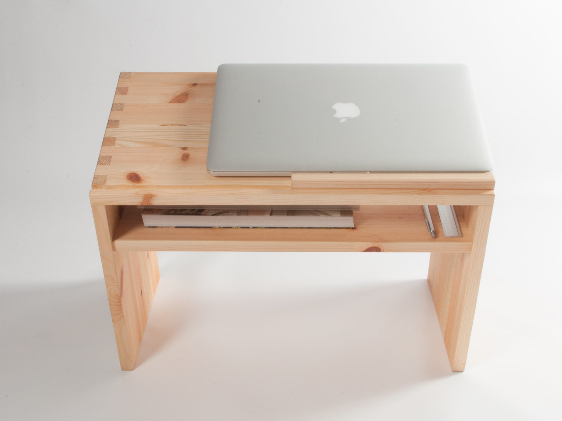 Acute Standing Desk (Pine/Oak) - Bee9
 - 1